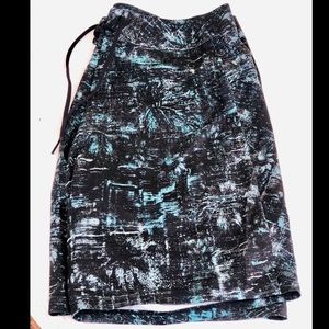 Lululemon men’s board shorts🌼🍃